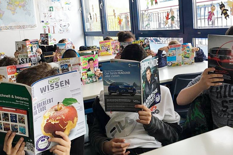 8.100 Schulklassen erhalten Magazine für den Unterricht